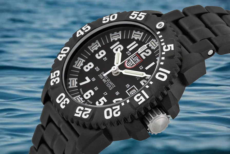 Luminox Navy Seal con caja CARBONOX y correa de caucho, reloj táctico con iluminación de tritio