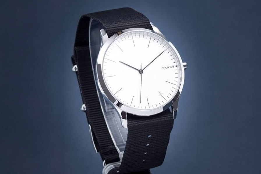 Skagen Jorn 41 mm con esfera blanca minimalista y correa NATO de nylon negra